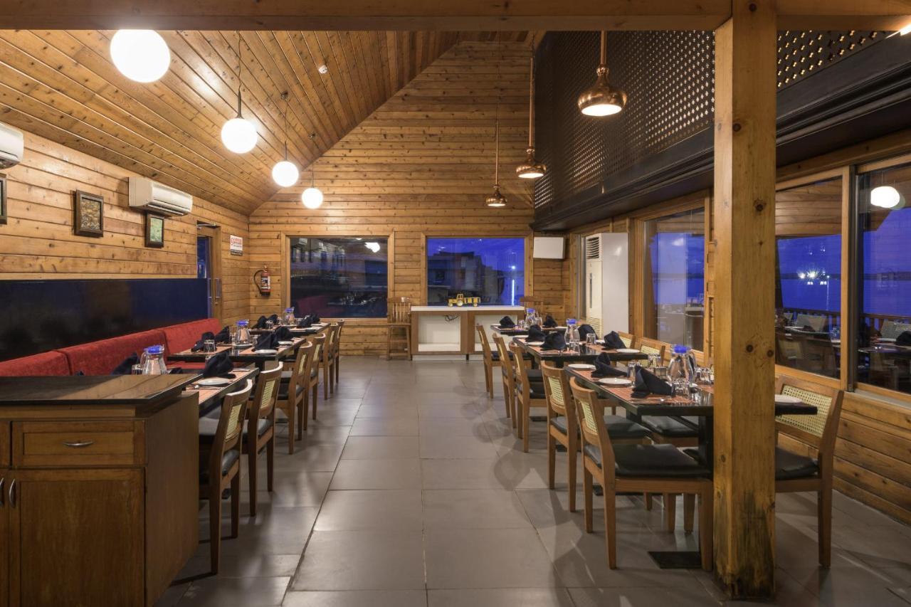 Hotel Club Mahindra Ashtamudi Nīndakara Exteriér fotografie