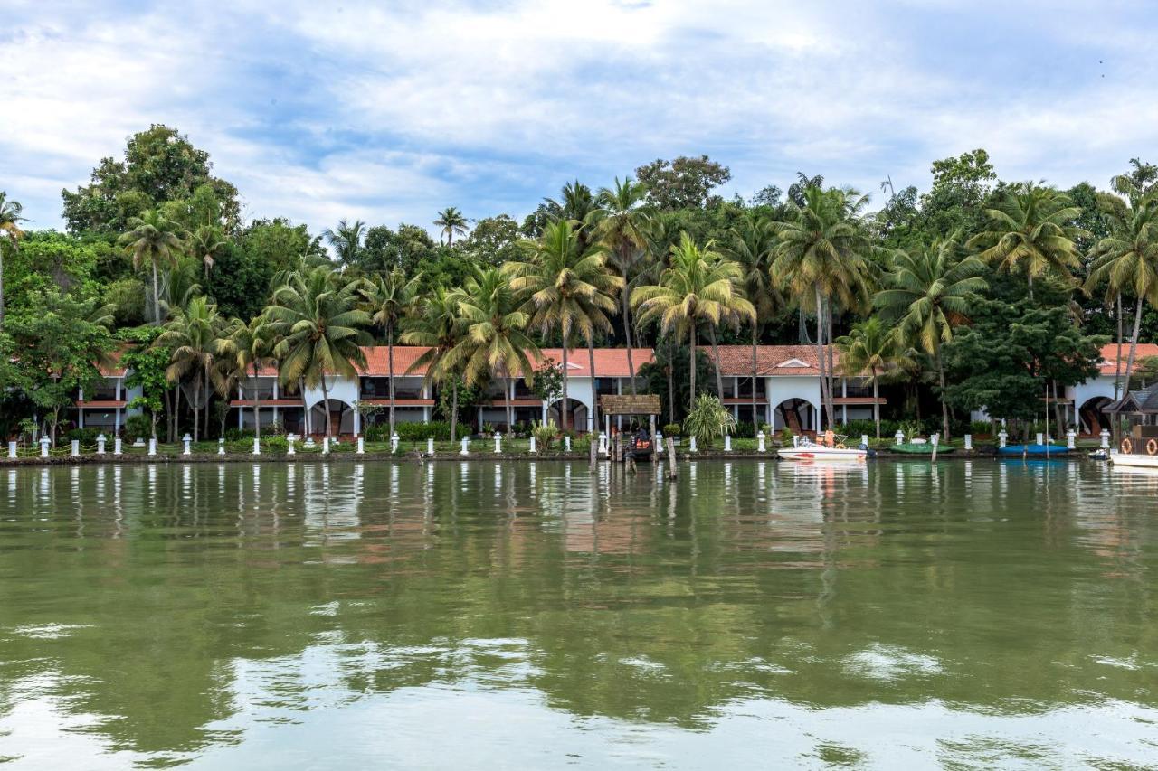 Hotel Club Mahindra Ashtamudi Nīndakara Exteriér fotografie
