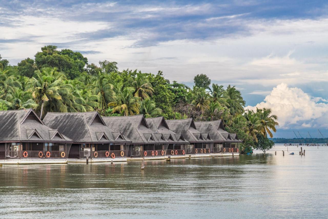 Hotel Club Mahindra Ashtamudi Nīndakara Exteriér fotografie