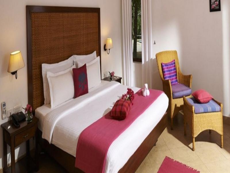 Hotel Club Mahindra Ashtamudi Nīndakara Exteriér fotografie