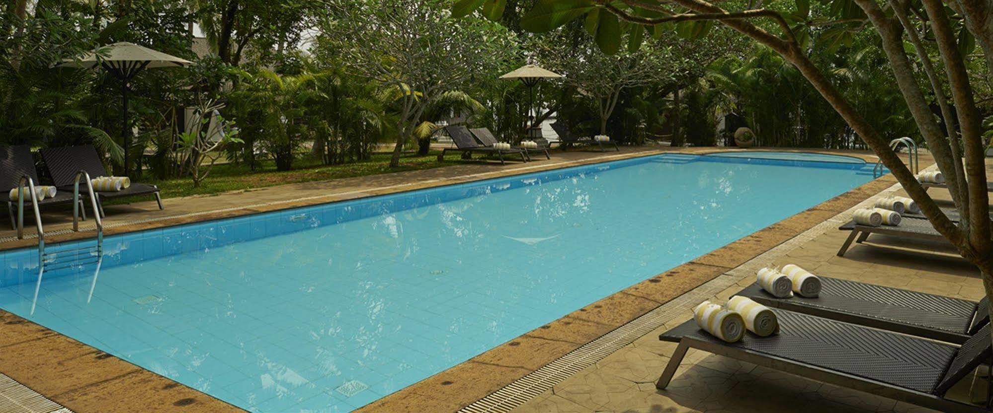 Hotel Club Mahindra Ashtamudi Nīndakara Exteriér fotografie
