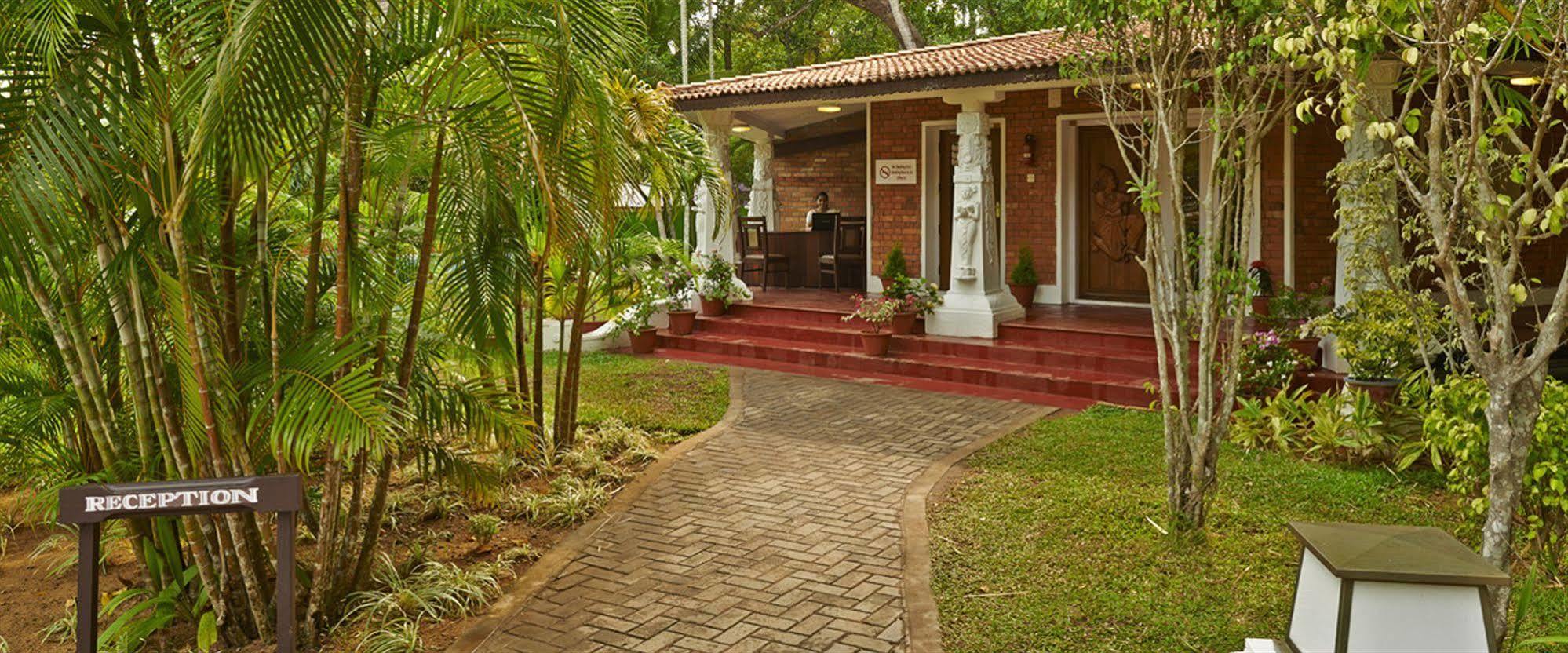 Hotel Club Mahindra Ashtamudi Nīndakara Exteriér fotografie