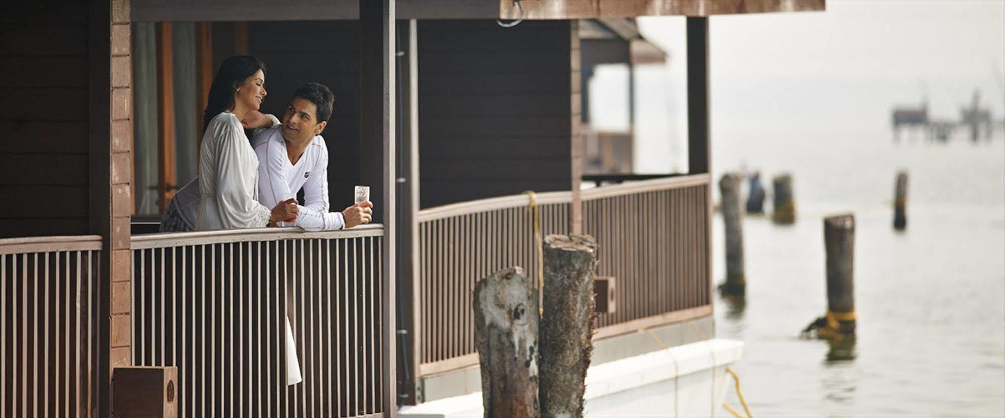 Hotel Club Mahindra Ashtamudi Nīndakara Exteriér fotografie
